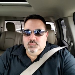 Meet your Posher, Louis